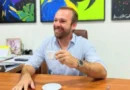 Prefeito fecha prefeitura por três dias no retorno após prisão e afastamento por oito meses.